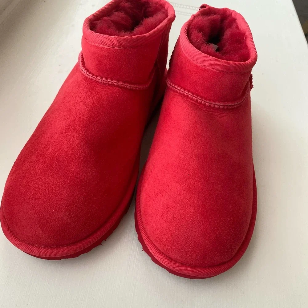 NWOT UGG Classic Kids Ultra Mini, Red, size 5 - Picture 7 of 14